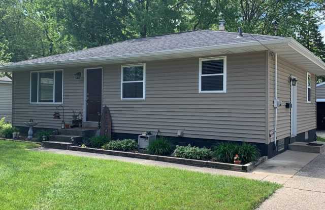1522 37th Street SW - 1522 37th Street Southwest, Wyoming, MI 49509