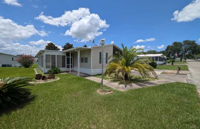 10045 Wellington Avenue photos photos