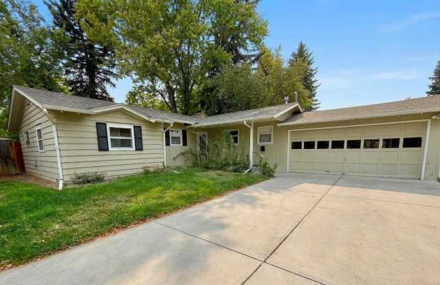 Charming 3 Bed/1.5 Bath in Desirable College Heights Location! Gallery 4