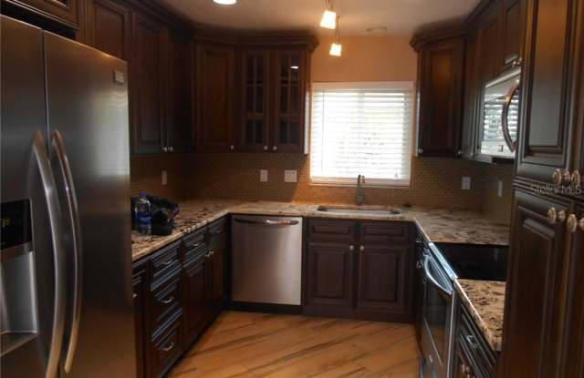 6408 BIKINI ROAD Gallery 3