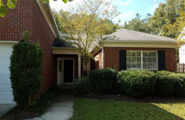 Great One Story With Bonus Room Over Garage photos photos