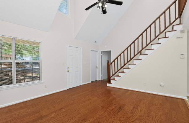 Lovely 3 Bedroom with Great Backyard!! Gallery 4