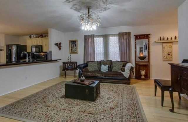 12800 Feathering Drive Gallery 2