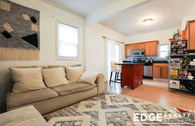 109 Bolton St. photos photos