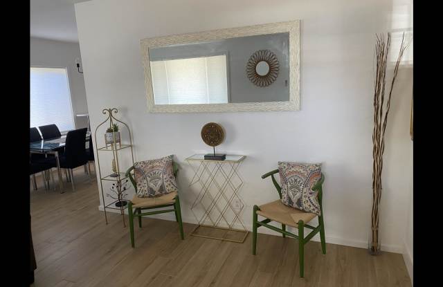 1347 E Clarendon Avenue Gallery 3