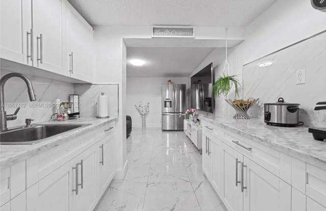 9560 NW 32nd Avenue, Miami, FL 33147 photos photos