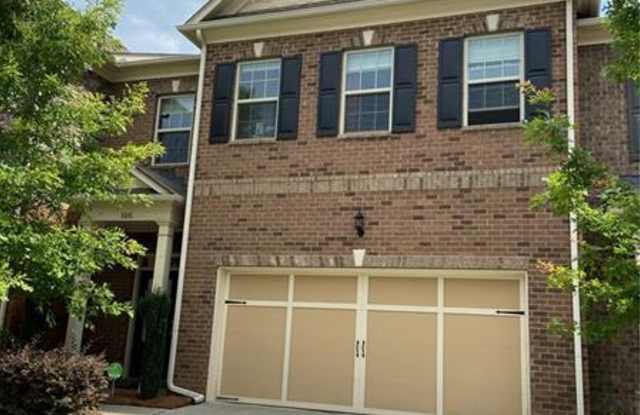 105 Beverly Place - 105 Beverly Pl, Sandy Springs, GA 30328