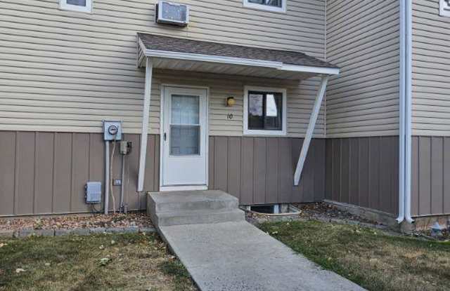 3285 Canyon Drive Gallery 1