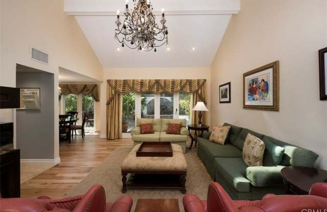 511 S Weymouth Court Gallery 4