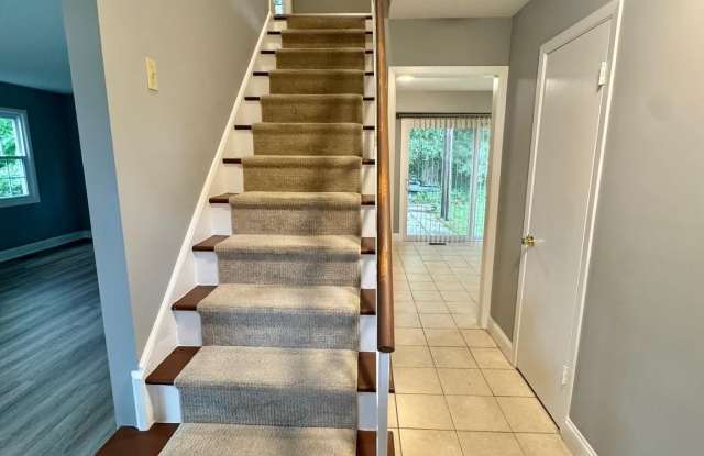 4908 ROCKY SPRING Lane Gallery 2