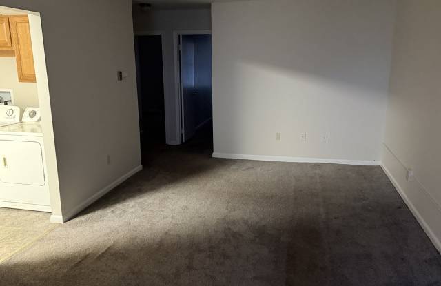 102 E North Street - 206 photos photos