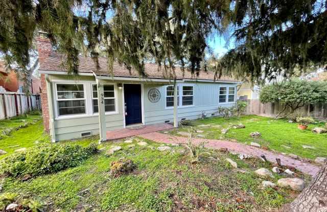 Adorable Two-Bedroom in the Hillcrest Area of Pacific Grove! photos photos