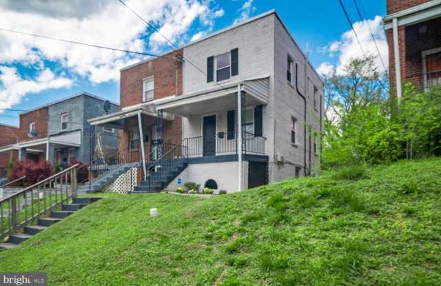 2014 SAVANNAH Place SE - 2014 Savannah Place Southeast, Washington, DC 20020