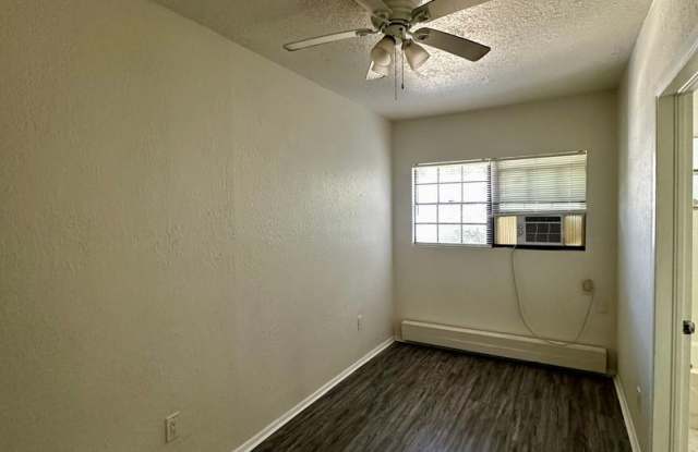 HC - N Mills Ave - 110 B Gallery 4