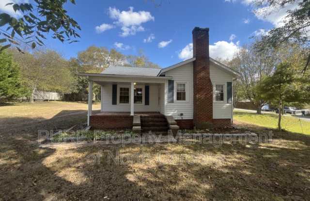 935 Old Charlotte SW - 935 Old Charlotte Road Southwest, Concord, NC 28027