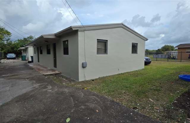 848 NW 10th St photos photos