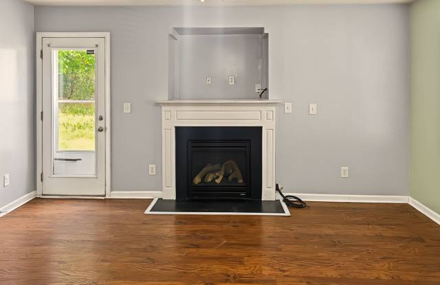 Now pre-leasing! Gallery 4
