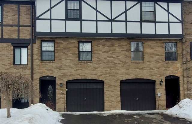 711 Newton Square photos photos