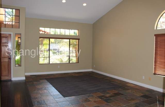 625 Poinsettia Park North Gallery 2