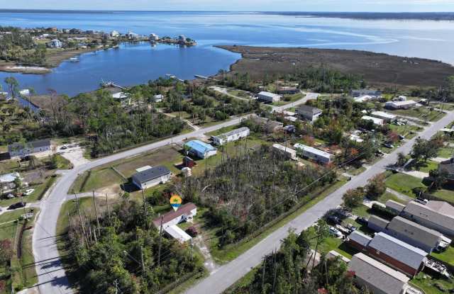 1433 S Kimbrel Avenue - 1433 South Kimbrel Avenue, Callaway, FL 32404