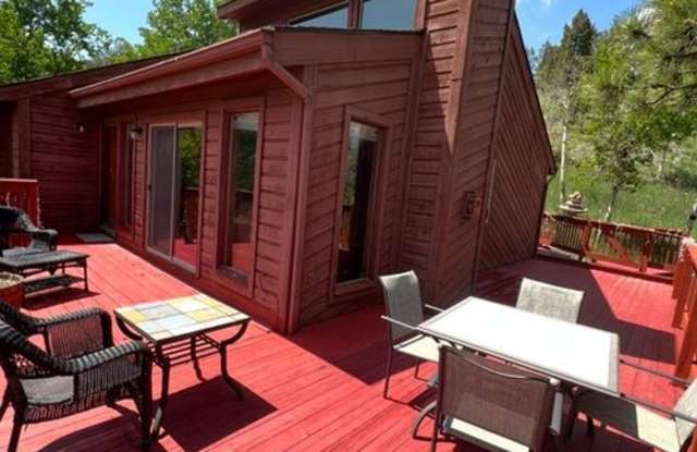 A beautiful 4 bedrooms, 2 full bathrooms, fully furnished home for lease at Woodland Park close to Andrew Wommack Ministries and Charis Bible College photos photos