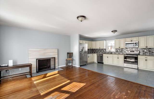 93 Garfield Boulevard Gallery 3