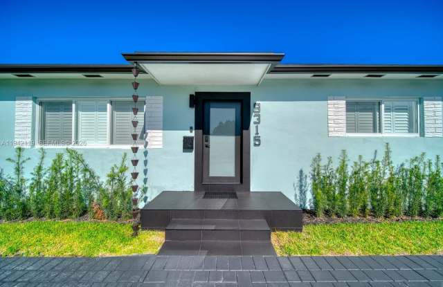 9315 SW 44th St photos photos