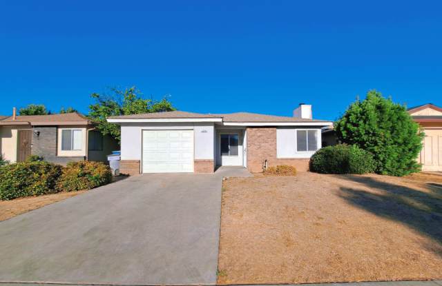 Central Unified District 3-bedroom 2-bathroom Home! photos photos