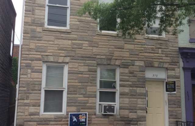 1st Floor 2 Bedroom Apartment, Private Entrance, Small Yard, York City SD photos photos