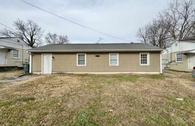 Newly Renovated One Bedroom Duplex - Move In Special! photos photos