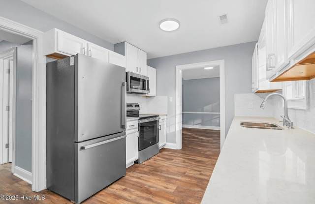 Room in 5 Bedroom Home at Sara Dr - 103 Sara Drive, Nashville, NC 27856