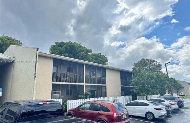 10350 SW 220th St photos photos