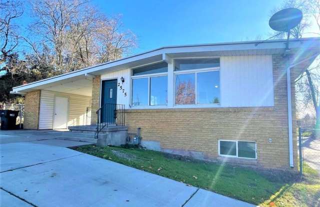 Coming soon!! Fresh  clean large Roy Home! Newly remodeled. 5 bedrooms and 2.5 bathrooms with over 2200 square feet of living space photos photos