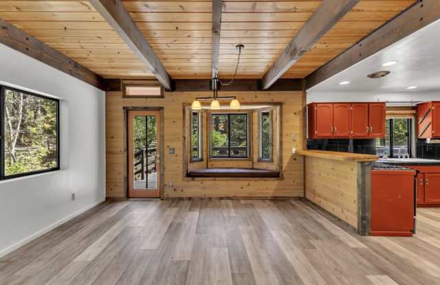 25220 Lodge Road Gallery 3