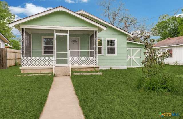 846 Holly Street photos photos