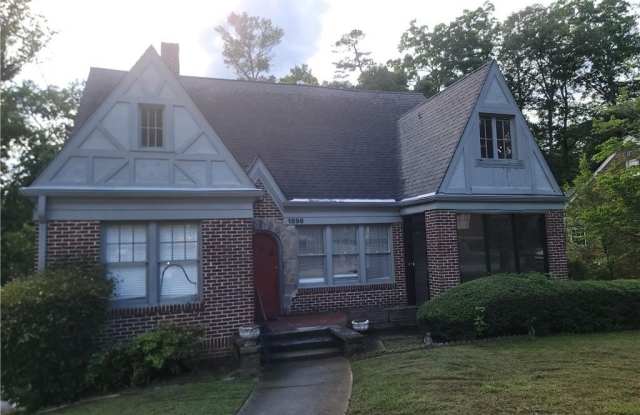 1896 Ridgewood Drive photos photos