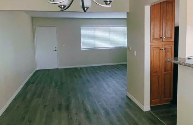 842 North Screenland Drive photos photos