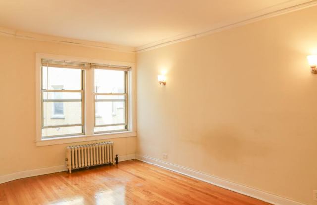 1627 W Lunt Gallery 1