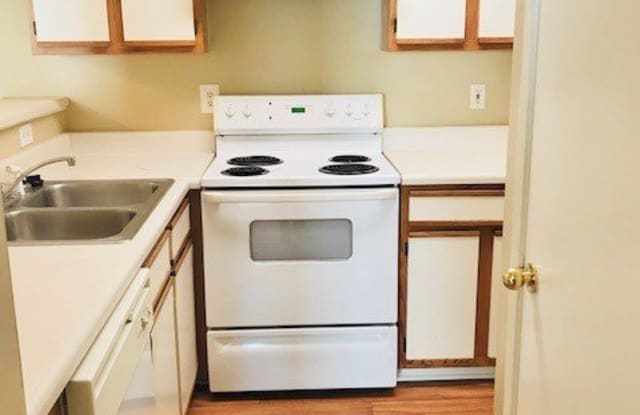 Forest Pointe Apartment Homes Gallery 2