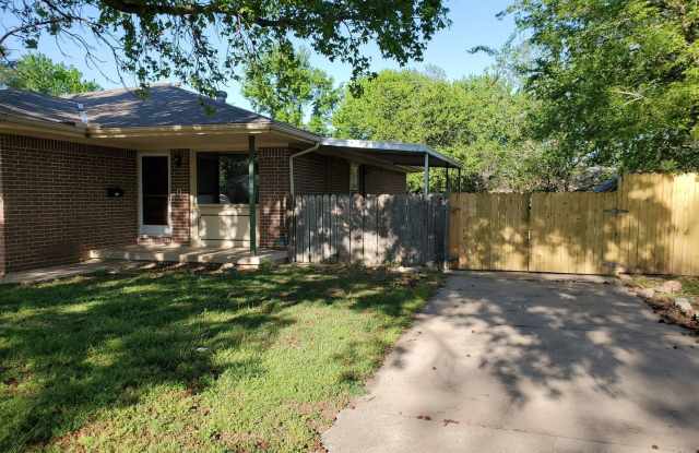 1230 N Edwards photos photos