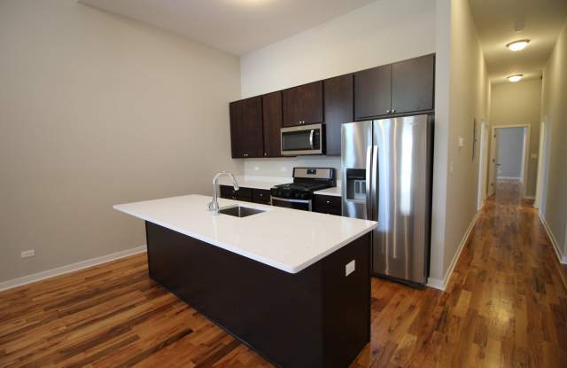 3254 N Ravenswood Ave photos photos