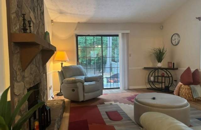 Charming 2BR House in Riverdale Gallery 4