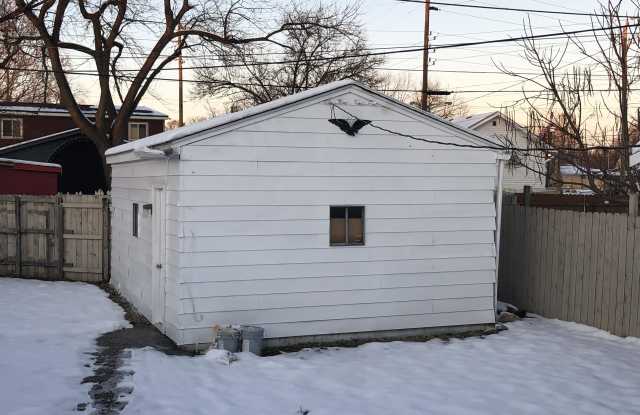 1644 Iowa Street Gallery 4