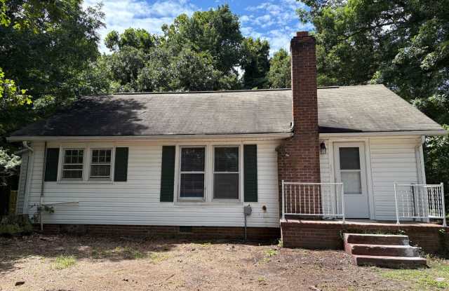 2 Bedroom, 1 Bathroom House in High Point! photos photos
