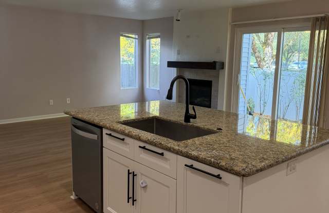120 Northeast Feather Court Gallery 4