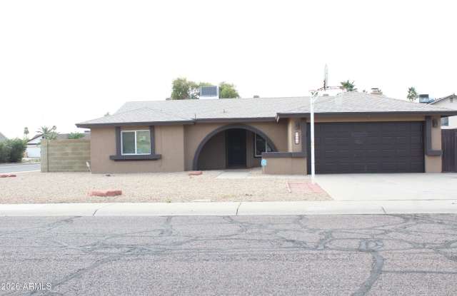 7301 W CANTERBURY Drive photos photos