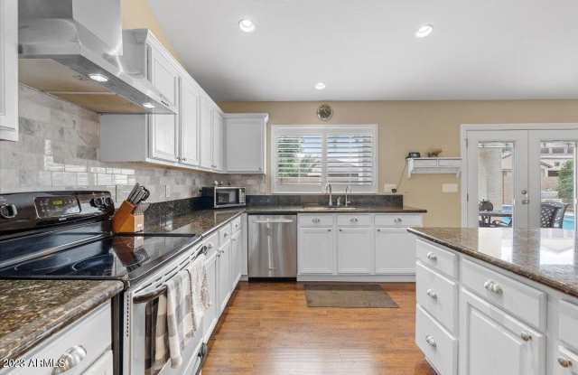 15257 W Hearn Road photos photos