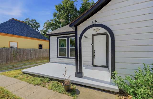 716 W Heron Street Gallery 4