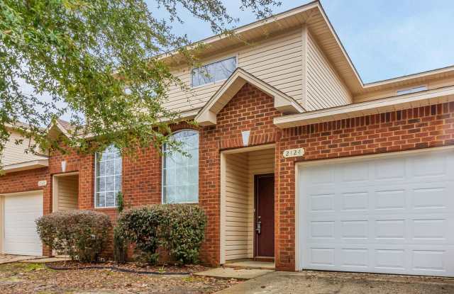 3 Bedroom- 3 Full bath Small Pet Friendly Townhome in Navarre! photos photos