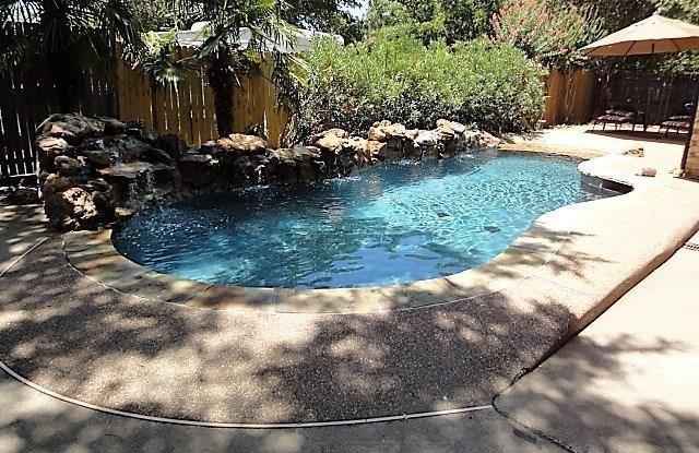 2845 Hurstview Drive Gallery 3